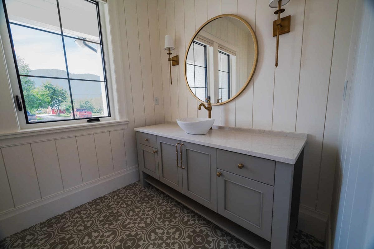 Luxury bathroom renovation in Chilliwack by Batzbuild